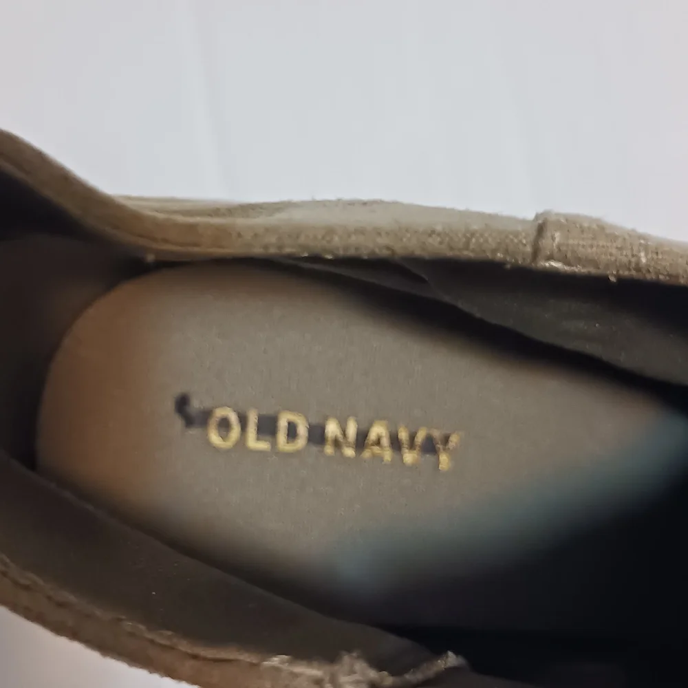 OLD NAVY. Booties Faux‎ Suede Heel, Sz.   9 1/2, Dull Olive Green Women